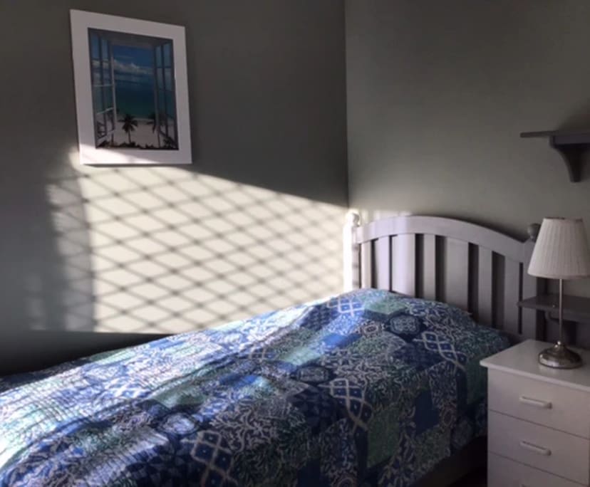 $300, Homestay, 4 bathrooms, Robina QLD 4226