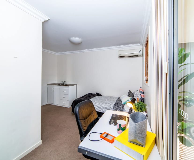 $330, Student-accommodation, 6 bathrooms, Kelvin Grove QLD 4059