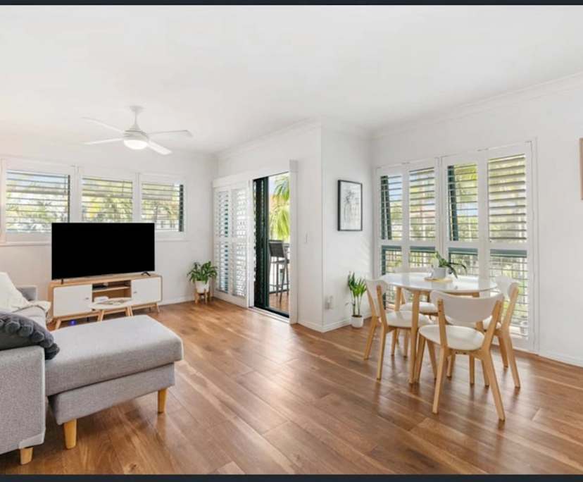 $465, Flatshare, 2 bathrooms, Miami QLD 4220