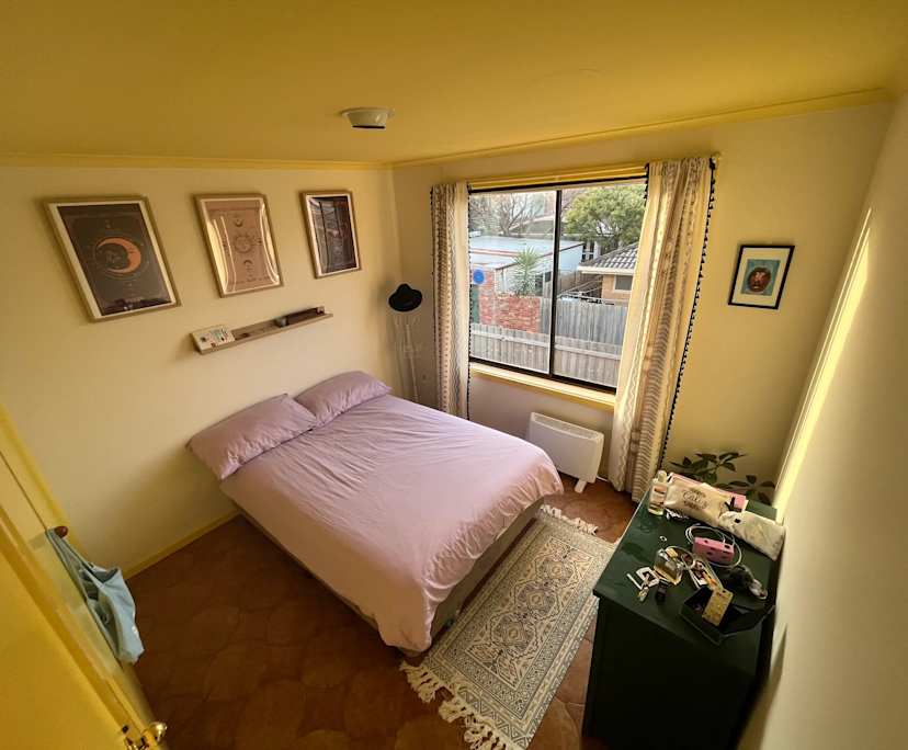 Room in a share house