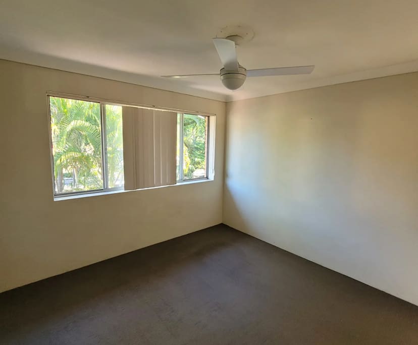 Unfurnished room in a flatshare