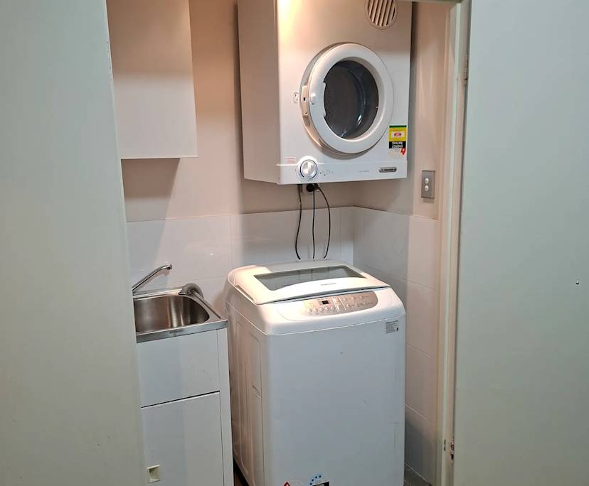 $350, Flatshare, 2 bathrooms, Homebush West NSW 2140