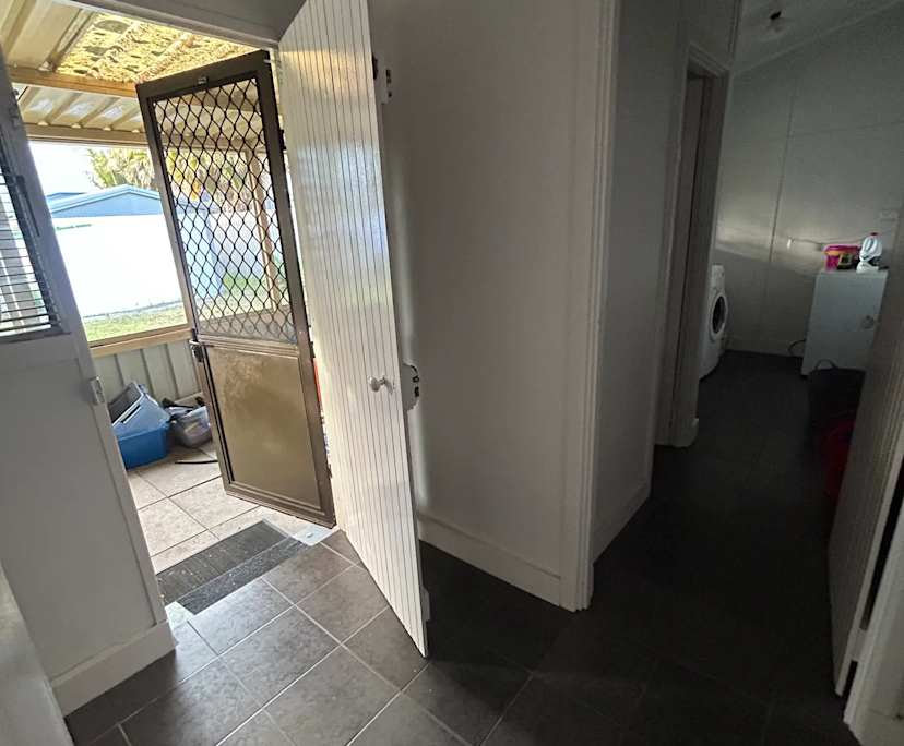 $260, Homestay, 3 bathrooms, Belmont WA 6104