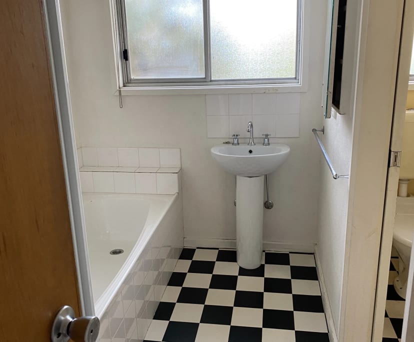 Room in a share house
