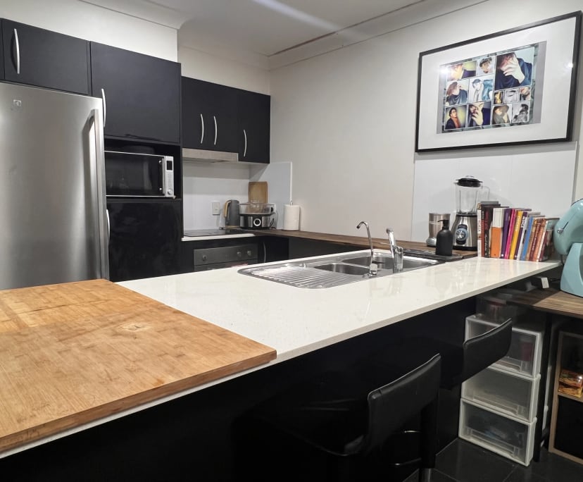 $400, Flatshare, 2 bathrooms, Holland Park QLD 4121