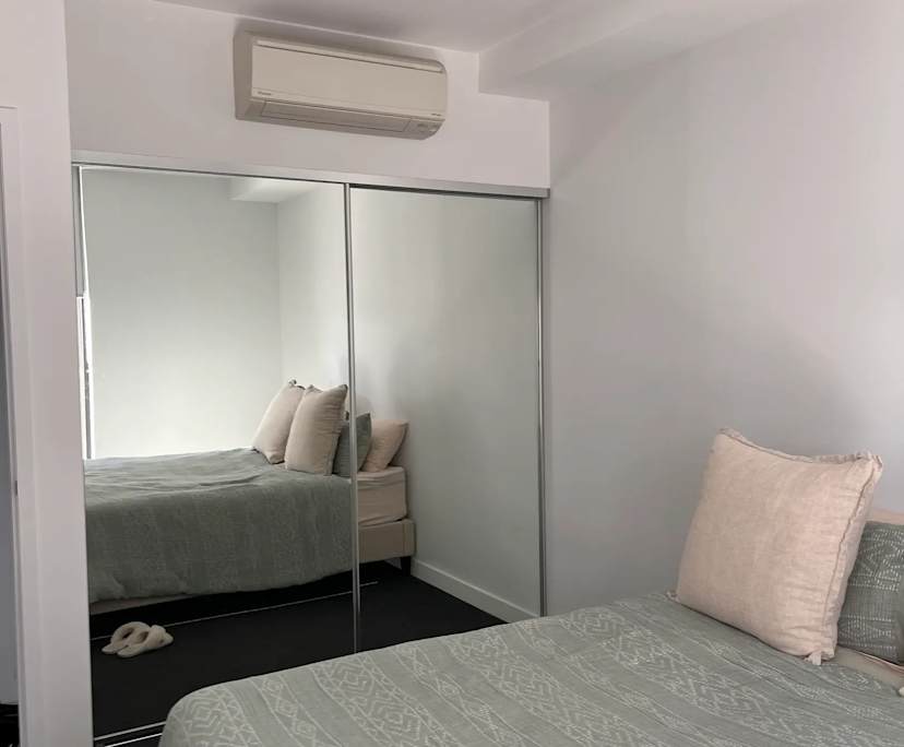 Furnished room in a flatshare