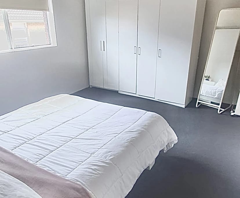 $800, Whole-property, 2 bathrooms, Kensington NSW 2033