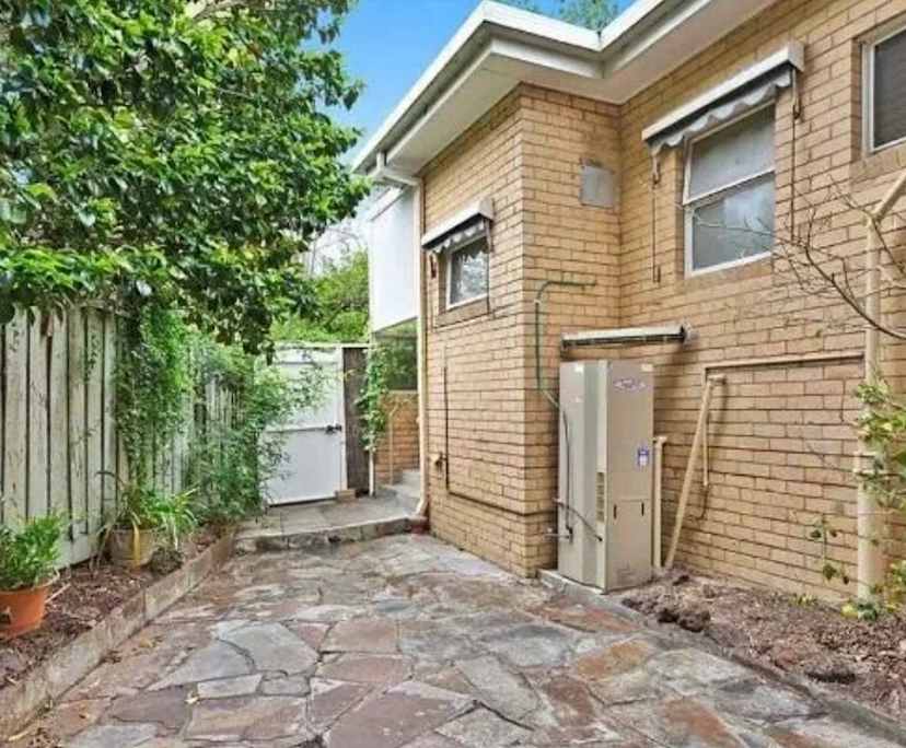 Room in a share house