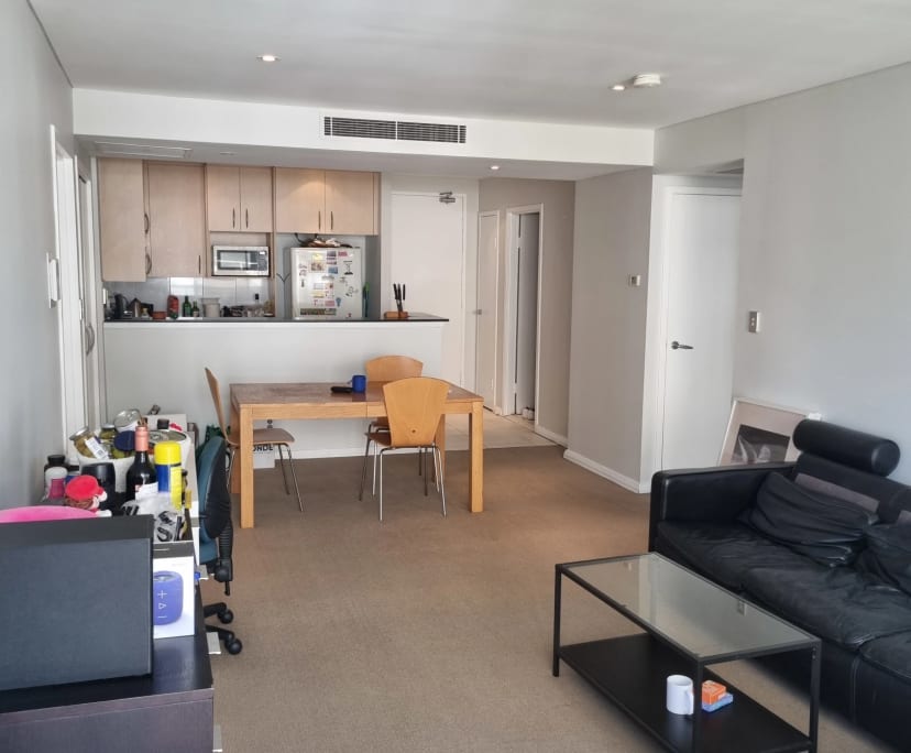 Furnished room with ensuite in a flatshare