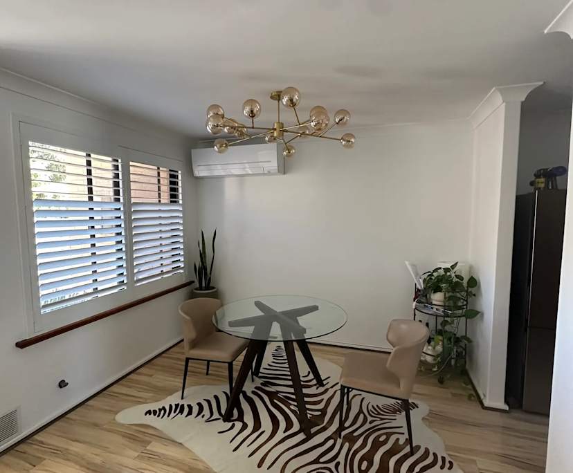 Room in a share house