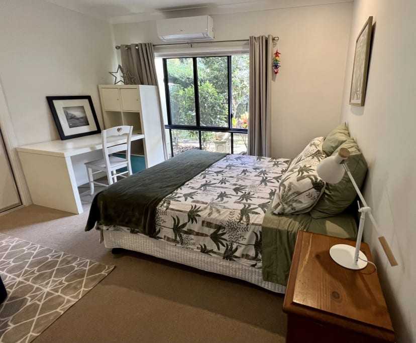 $300, Share-house, 5 bathrooms, Mooroobool QLD 4870