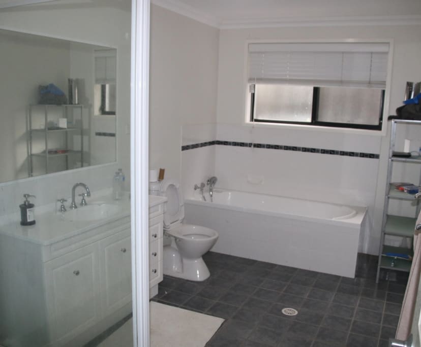 $250, Share-house, 4 bathrooms, Flinders NSW 2529