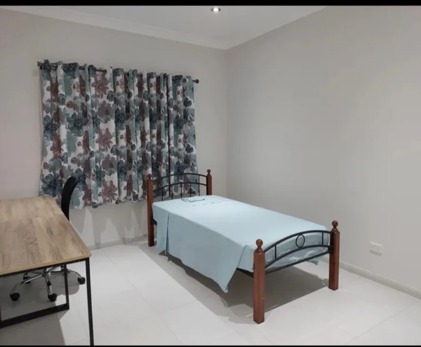 Room for Rent in Coopers Plains, Brisbane 220, Fu...
