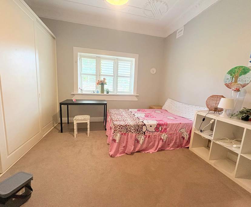 Furnished room in a share house