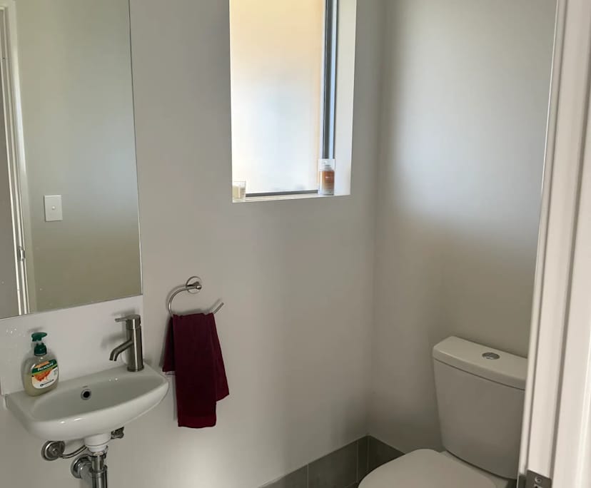 $350, Share-house, 4 bathrooms, Madora Bay WA 6210
