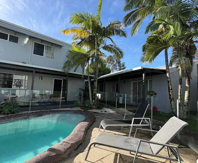 Whole property with 2 rooms for rent
