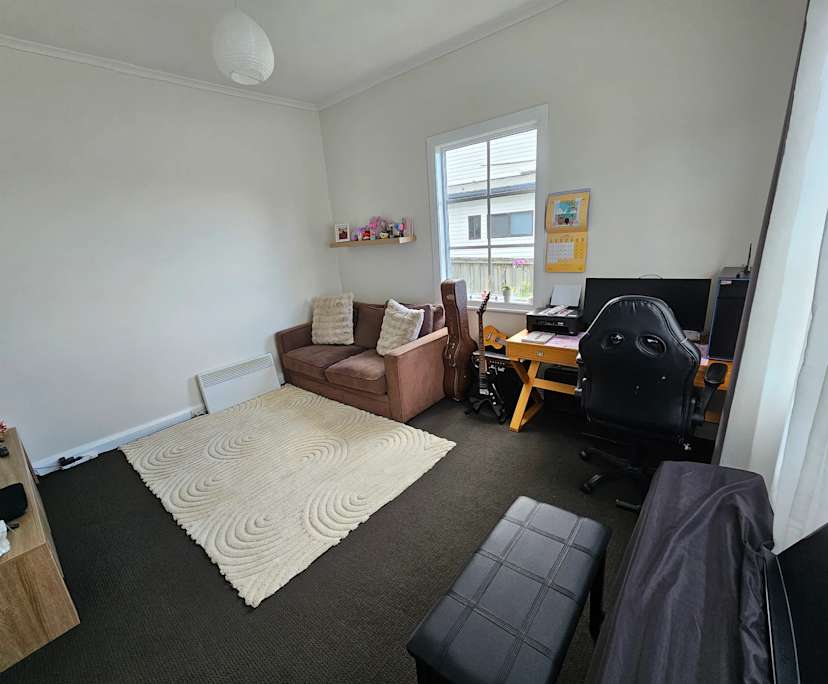 Whole property with 3 rooms for rent