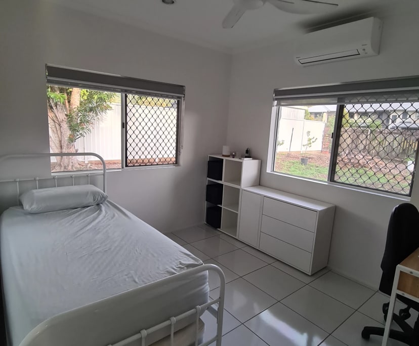 Room for Rent in Clifton Beach, Cairns 225, Furni...