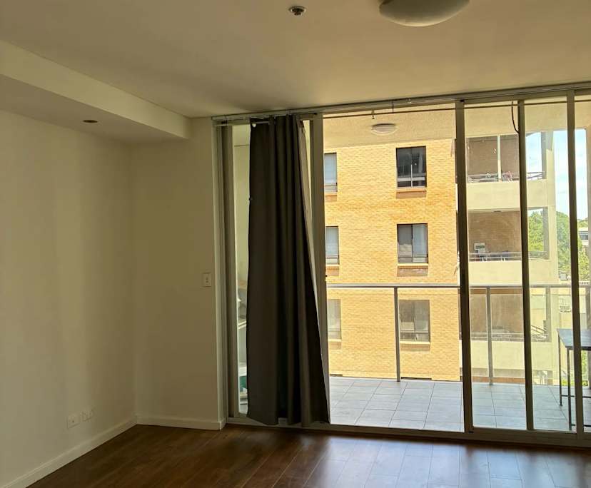 Unfurnished room in a flatshare