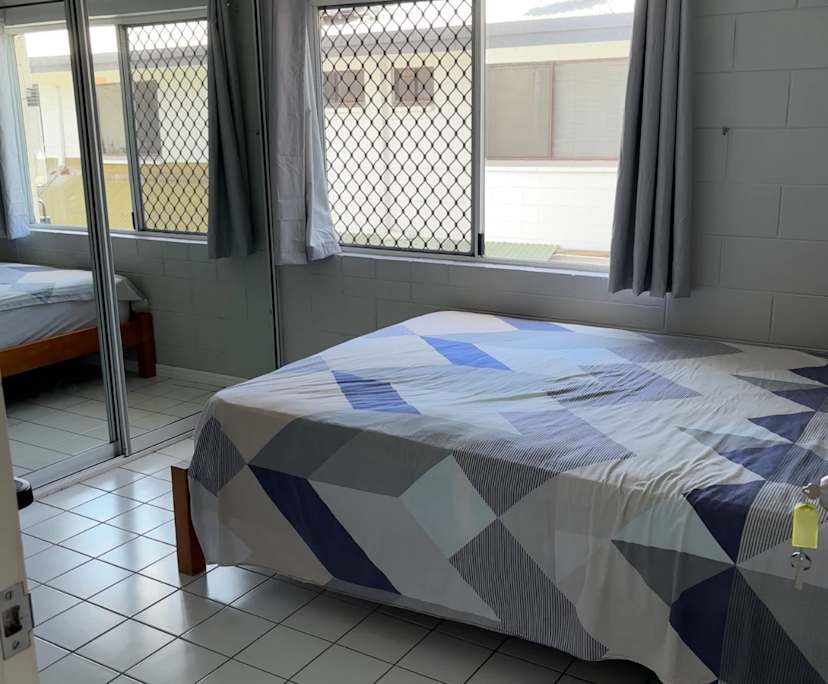 $350, Flatshare, 2 bathrooms, Parramatta Park QLD 4870