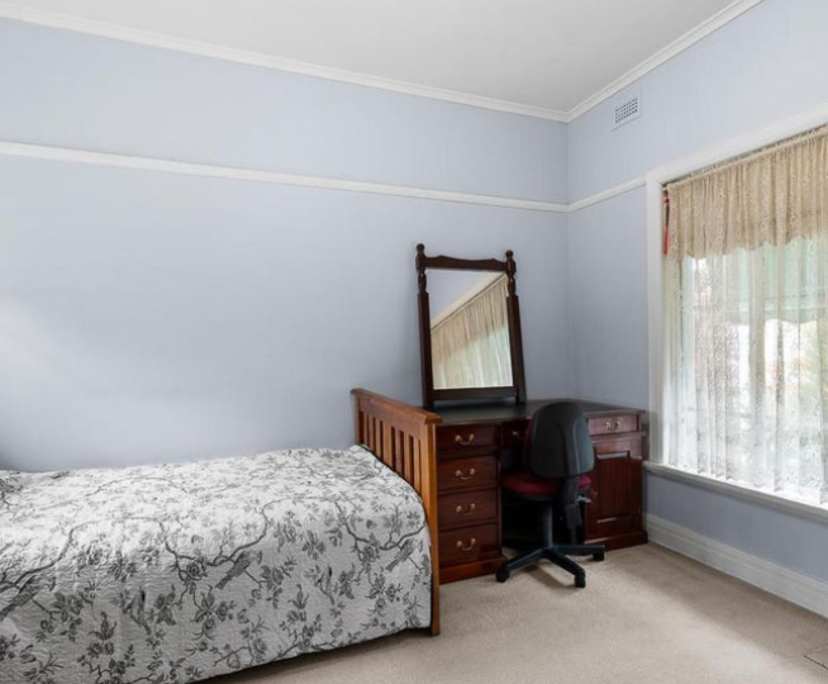 Room in a share house