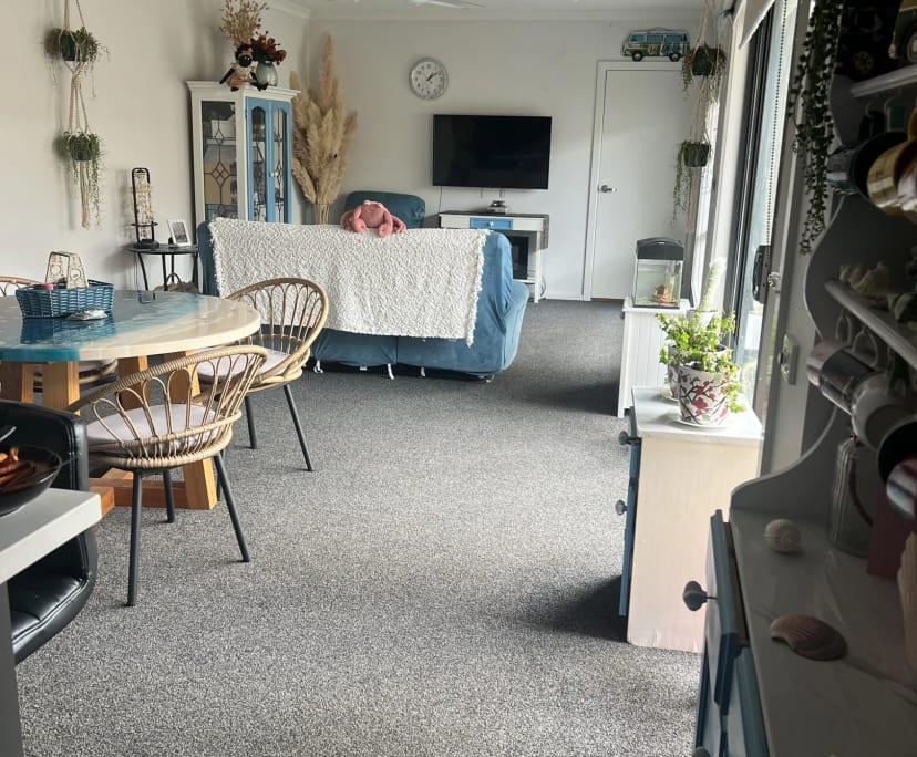 Unfurnished room in a flatshare