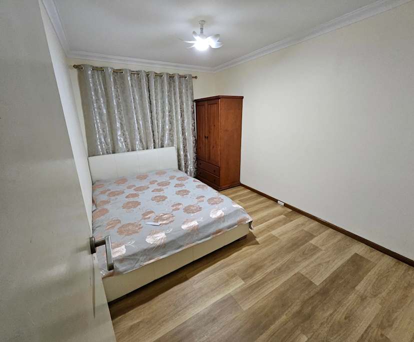 Room in a share house