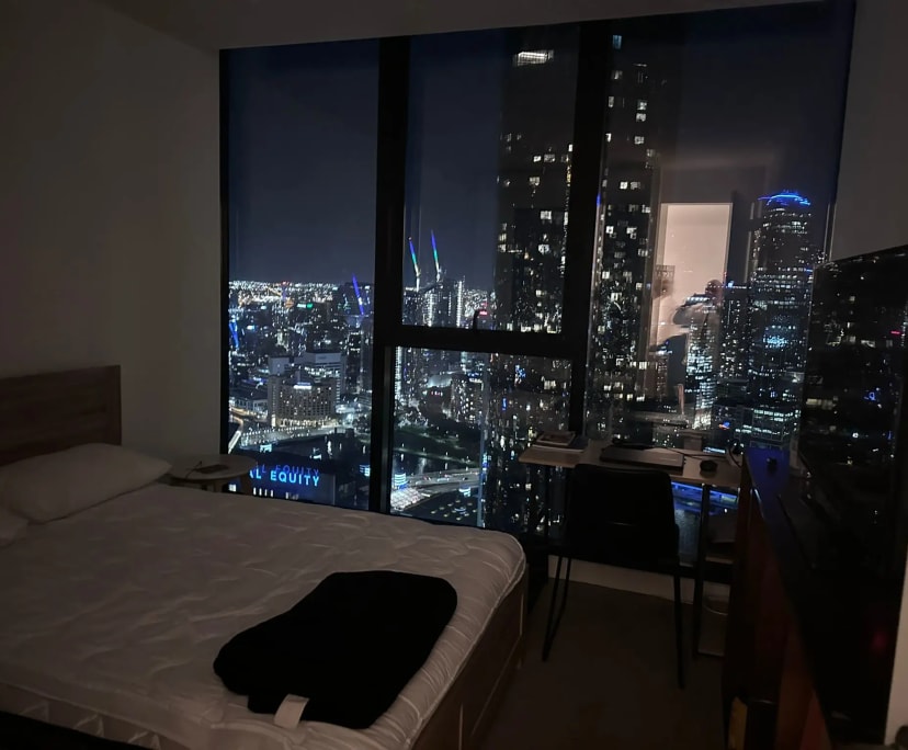 Furnished room in a flatshare