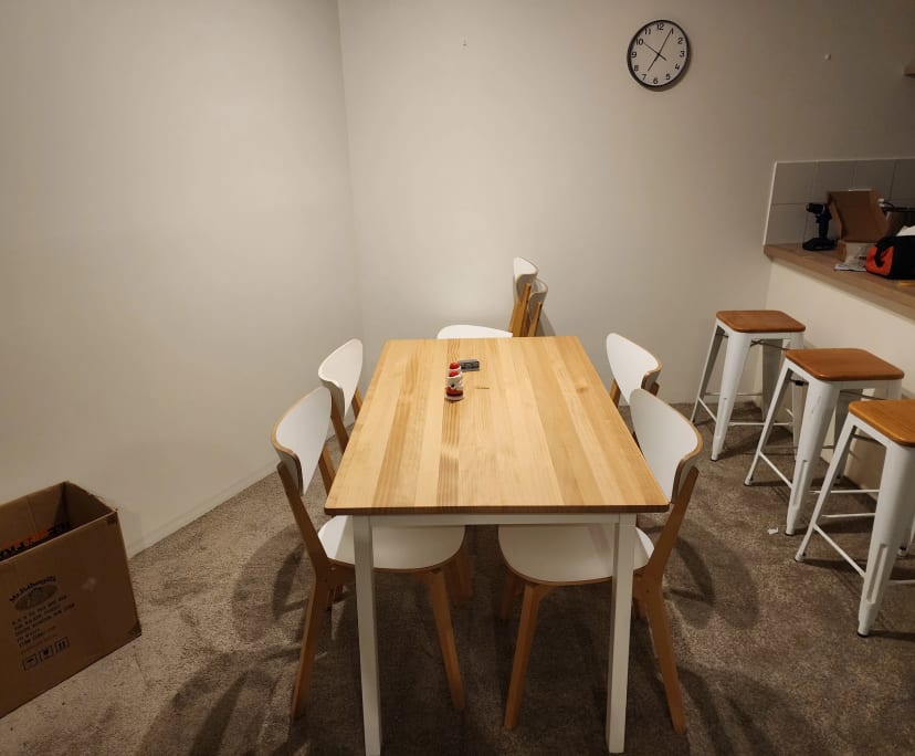 Unfurnished room in a flatshare