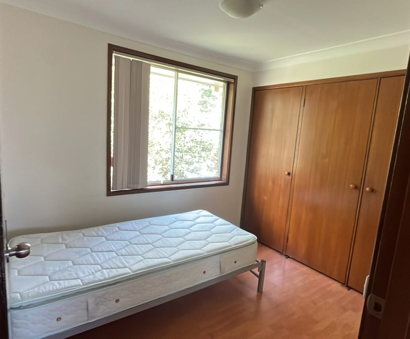 $275, Whole-property, 3 bathrooms, Keiraville NSW 2500