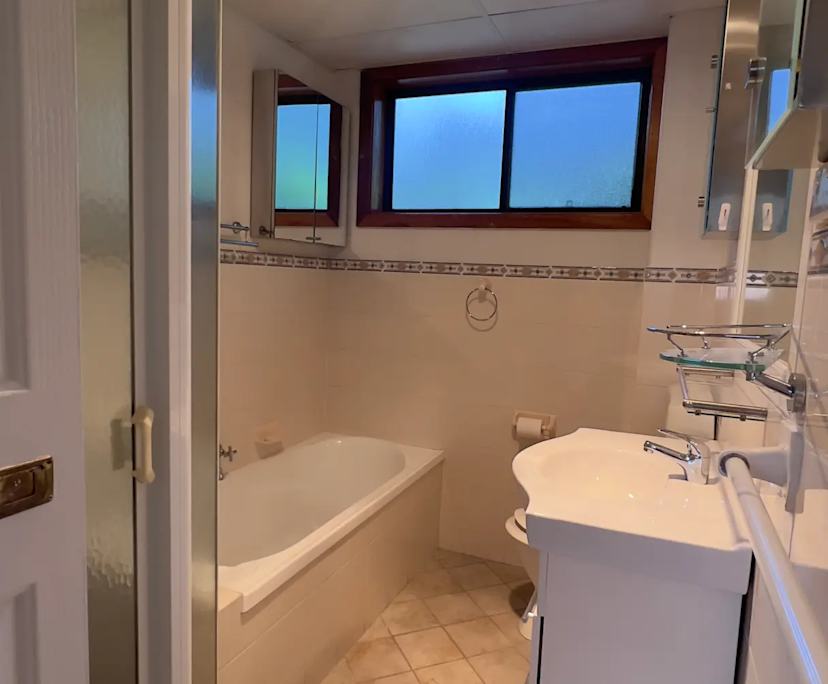 $350, Flatshare, 2 bathrooms, Wollongong NSW 2500