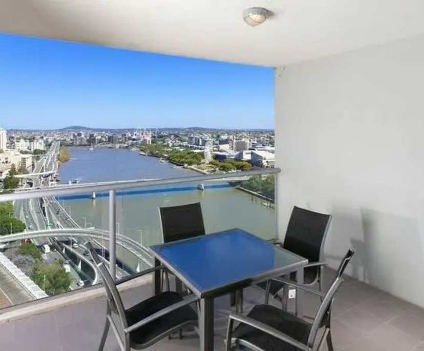 Whole property with 2 rooms for rent