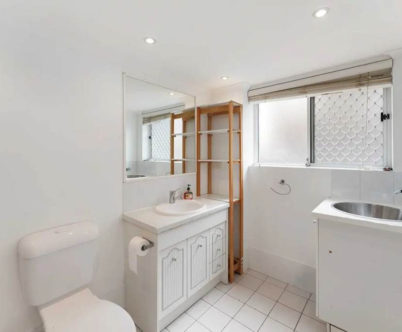 Unfurnished room with own bathroom