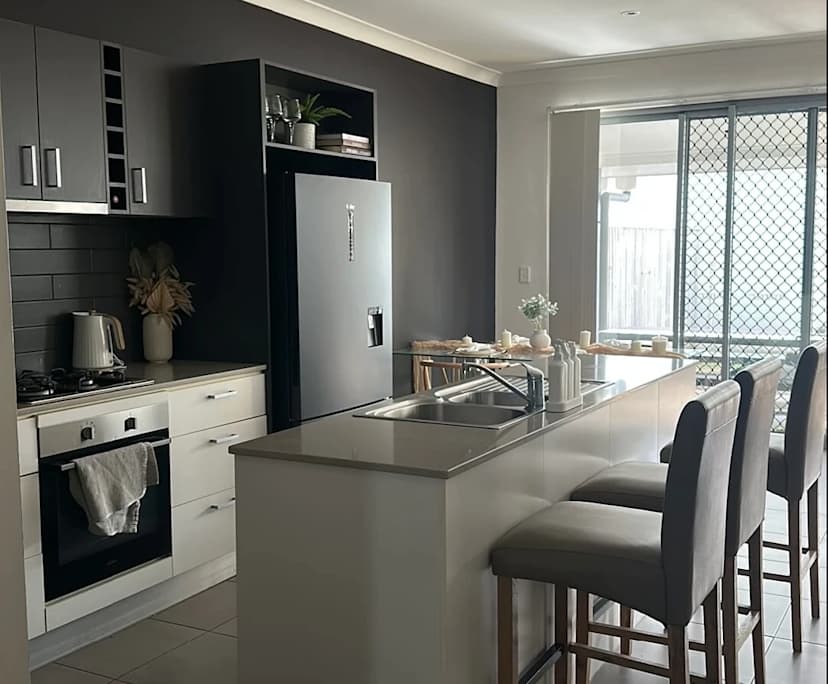 Unfurnished room in a share house