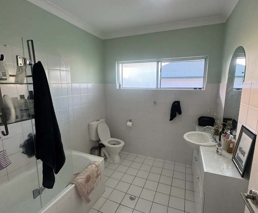 Unfurnished room in a share house