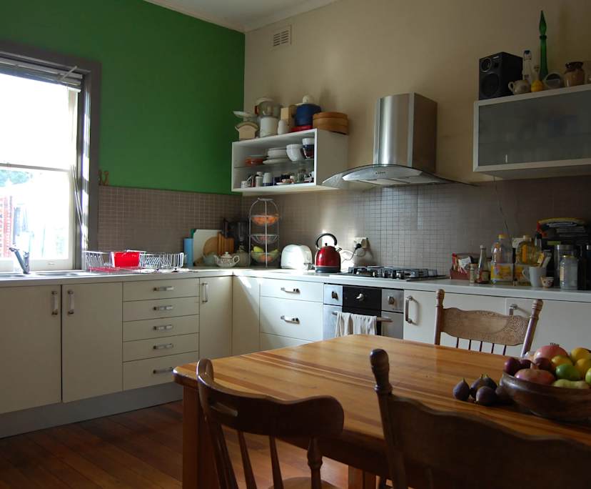 Room in a share house