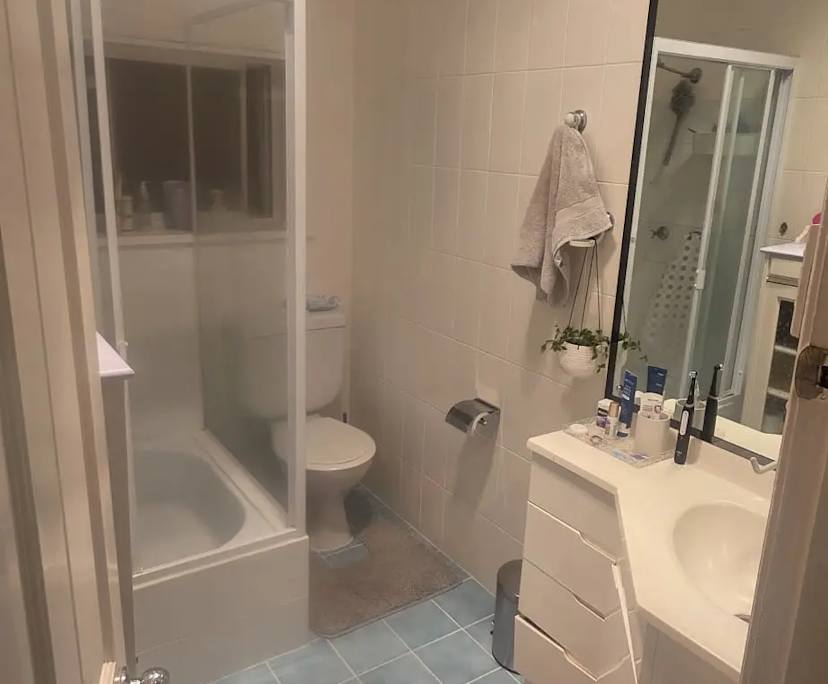 Room in a share house