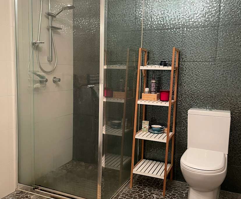 $550, 1-bed, 1 bathroom, Roseville NSW 2069