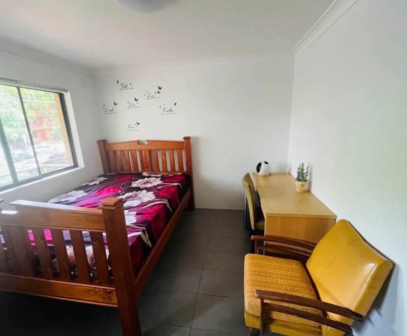 Furnished room in a flatshare