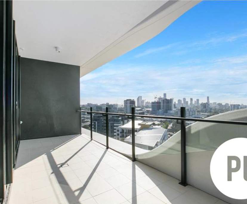 Unfurnished room with ensuite in a flatshare