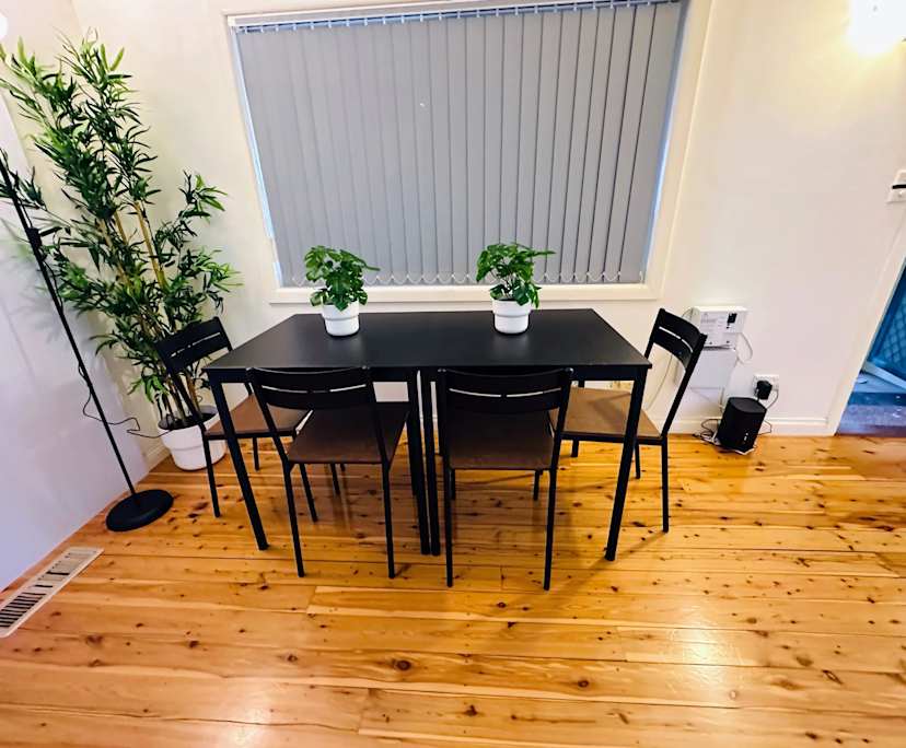 $550, Granny-flat, 2 bathrooms, Seven Hills NSW 2147