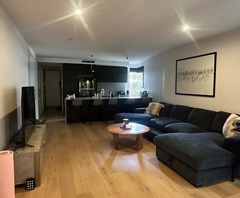 Unfurnished room with own bathroom