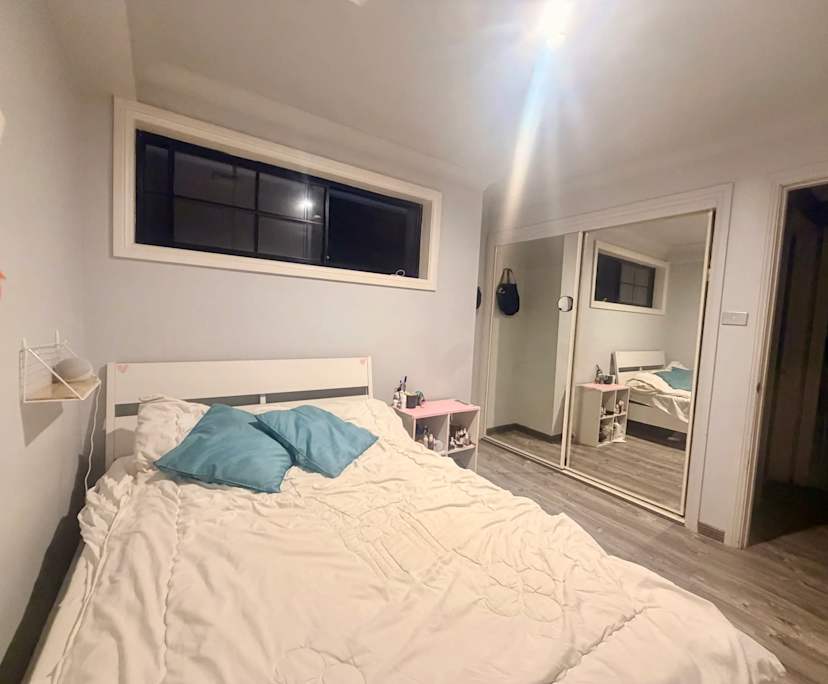 Unfurnished room in a flatshare