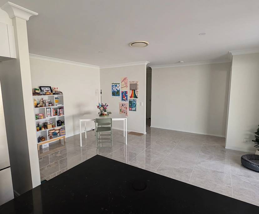 $215, Share-house, 3 bathrooms, Parkinson QLD 4115