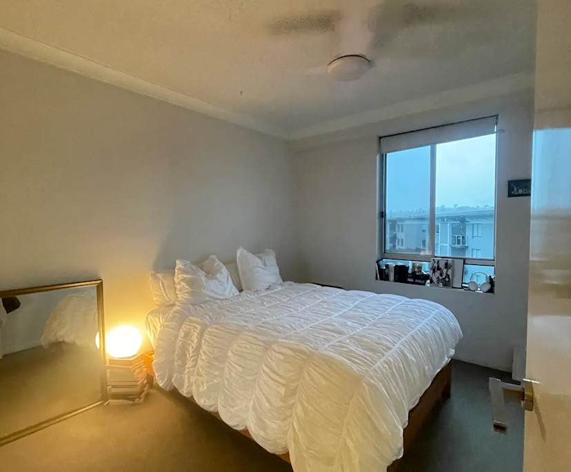 Unfurnished room in a flatshare