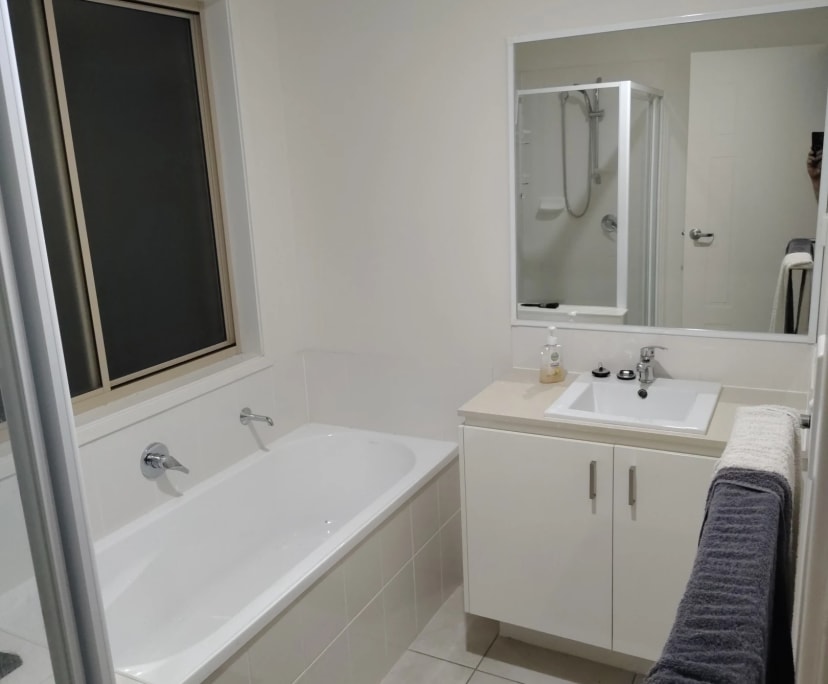 Room in a share house