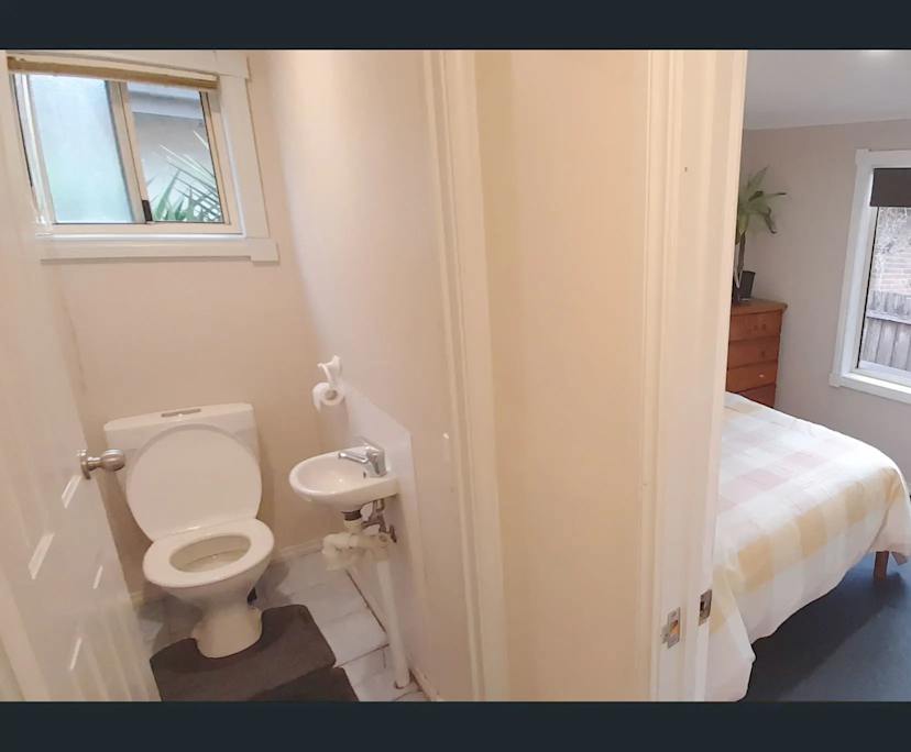$325, Share-house, 5 bathrooms, Heidelberg West VIC 3081