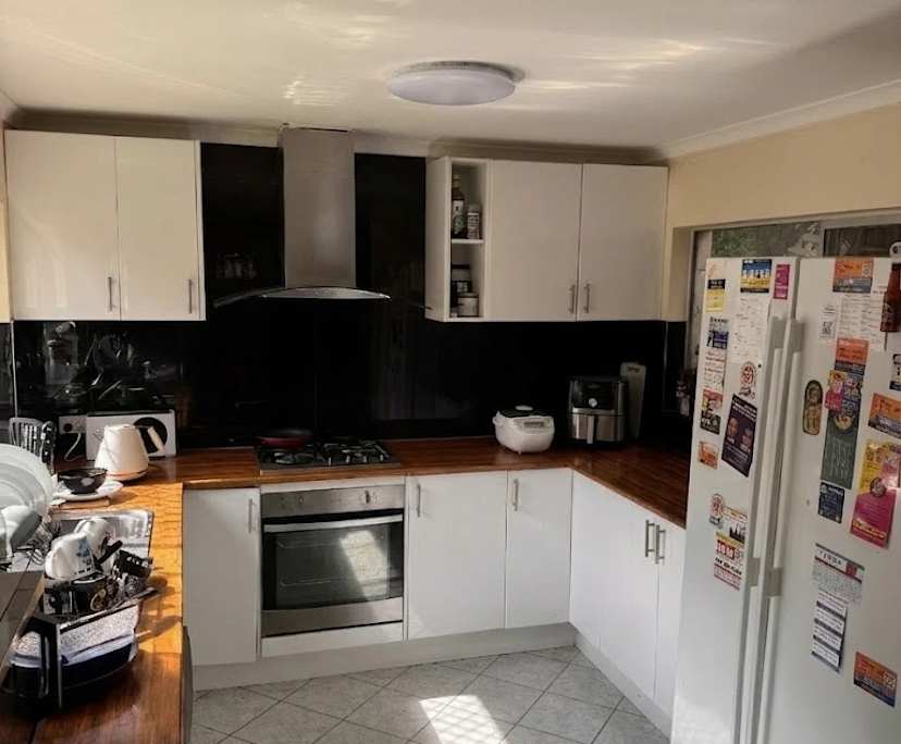 Room in a share house