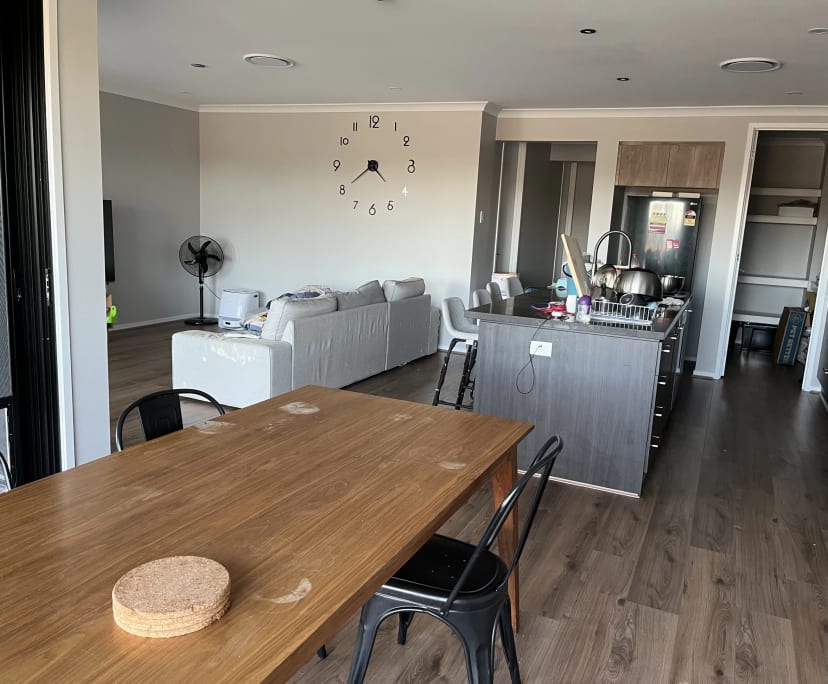 Room in a share house
