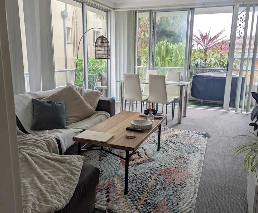 Furnished room in a flatshare